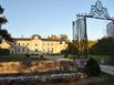 Chateau La Touanne Avec Piscine Chauffe - With Heated Swimm - Hotel