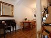 Studios Paris Appartement Chevalier de la Barre - Hotel