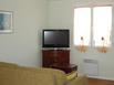 Holiday Home Le Mas Des Oliviers Vaux Sur Mer - Hotel