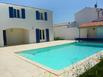 Holiday Home Saint-Denis La Motte Bossee Saint-Denis dOlero - Hotel