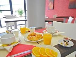  - Hotel