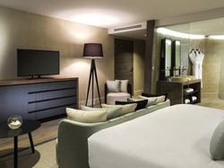  - Hotel