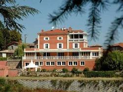  - Hotel