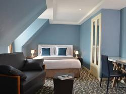  - Hotel