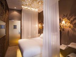  - Hotel