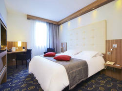  - Hotel